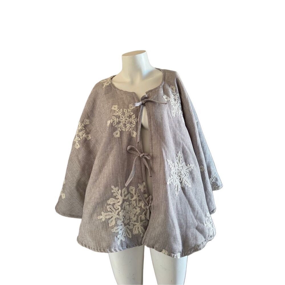 Cynthia Rowley tree skirt thick plush winter snowflake shimmer grey or cape